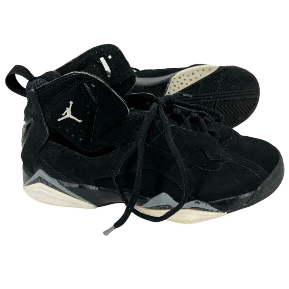 Nike Boys 6Y sneakers Air Jordan True Flight 343795-010 Black Basketball Shoes